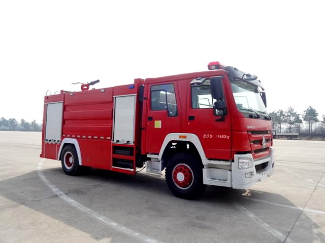 豪沃8噸泡沫消防車（國四）